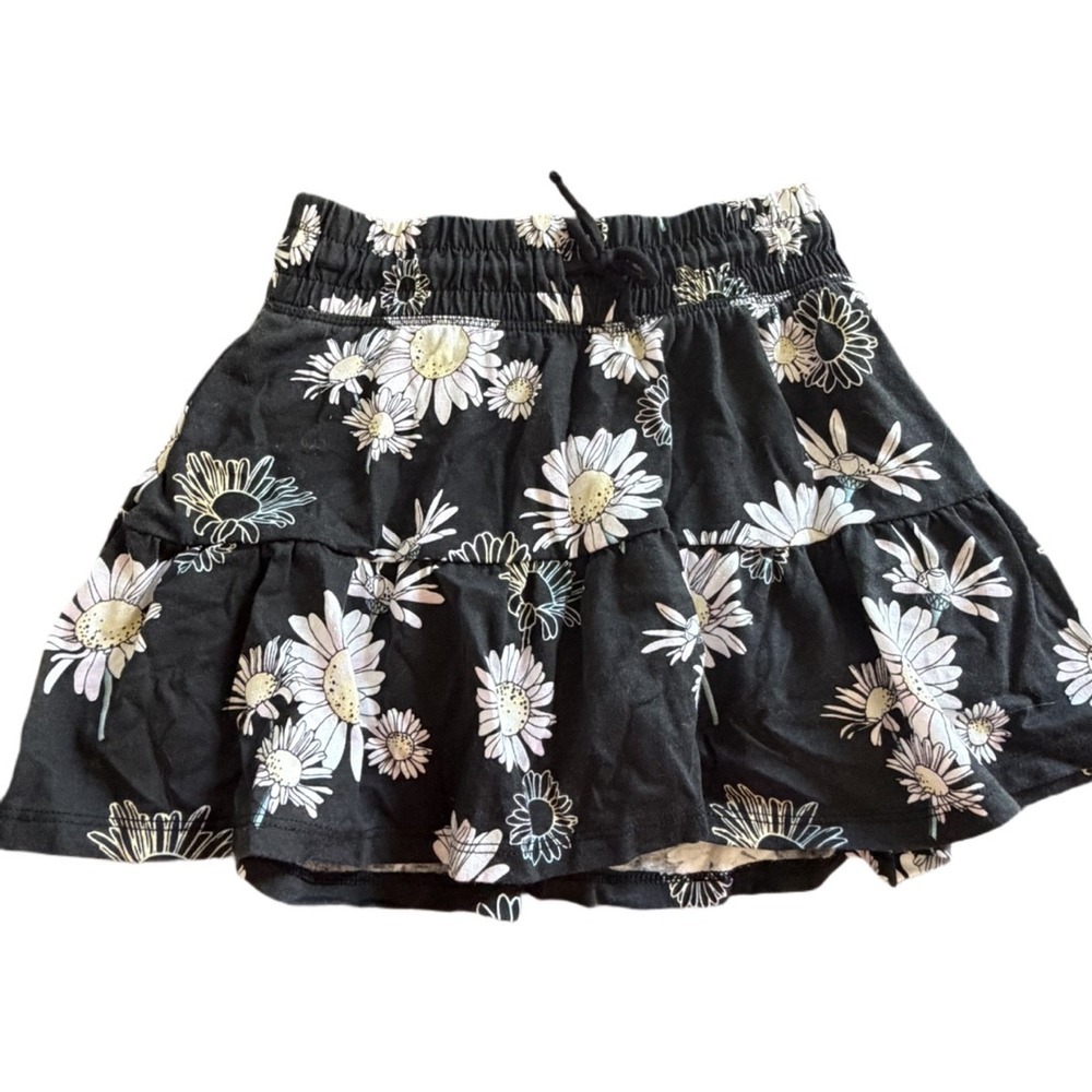 Justice Girls Floral Skort Black Daisy Print Tiered Athletic Skirt Size S 7/8